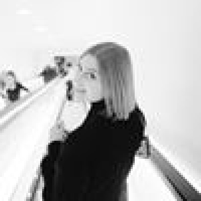 Laura  zoekt een Kamer / Huurwoning / Studio / Appartement in Leiden