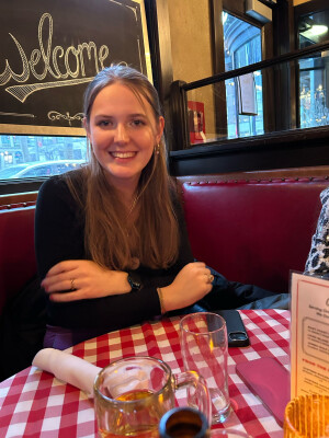 Hella  zoekt een Kamer / Huurwoning / Studio / Appartement in Leiden