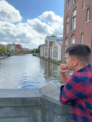 Balint  zoekt een Kamer / Huurwoning / Studio / Appartement in Leiden